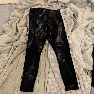 IVL black shiny leggings